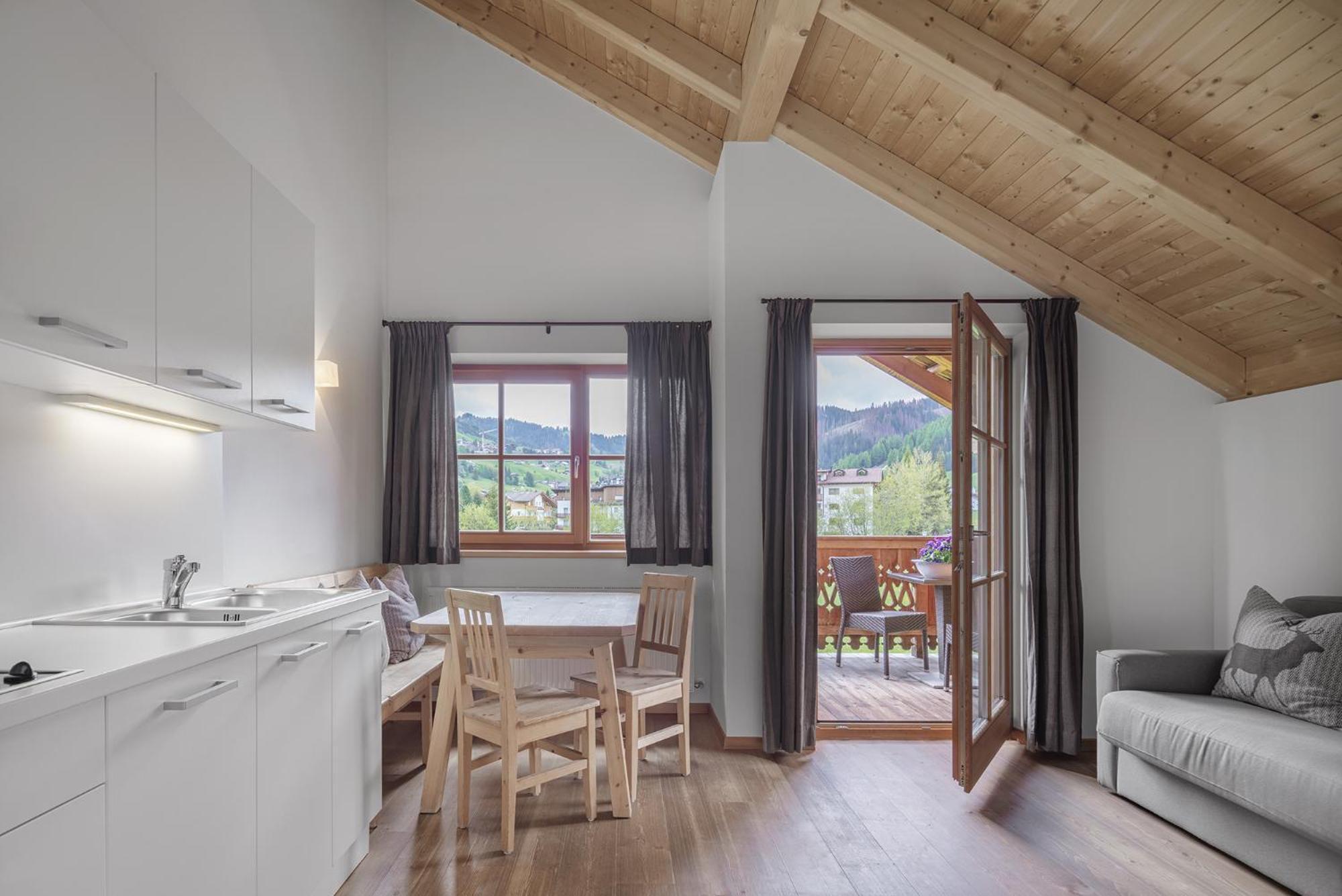 Chalet Ciasa Tino & Sara - Belaval Apartments Corvara In Badia Exterior photo